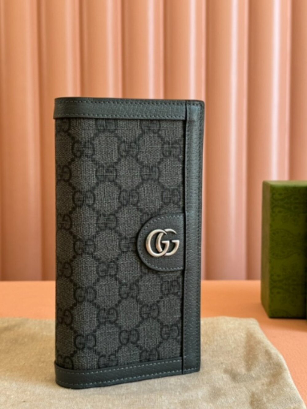 Gucci black gray wallet